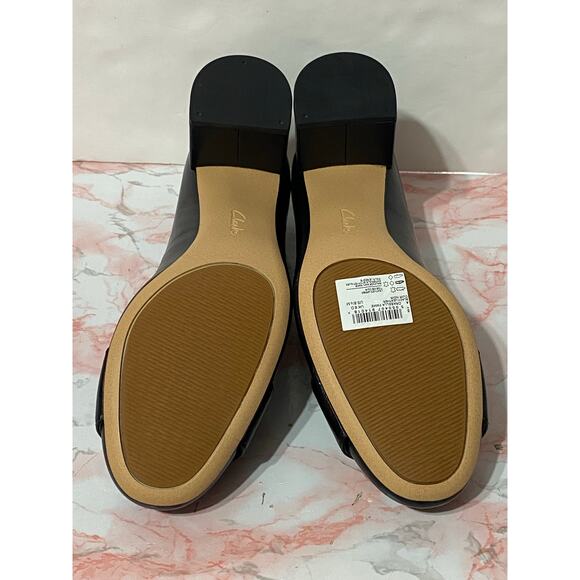 NWOB CLARKS Cushion Orabella Fame Black Leather 8.5 Gold Buckle Chunky Heel NEW - Picture 6 of 7